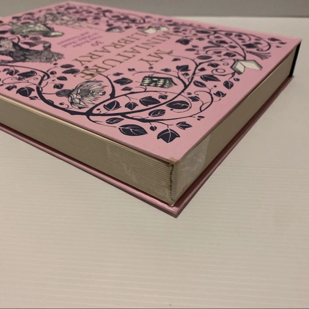 My Miniature Library - 30 Tiny Books, to Make, Read and Treasure. - Picture 10 of 16